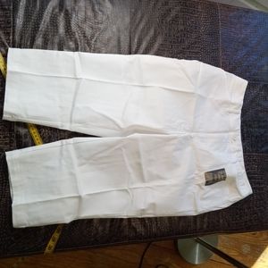 St John's Bay white Capri..10